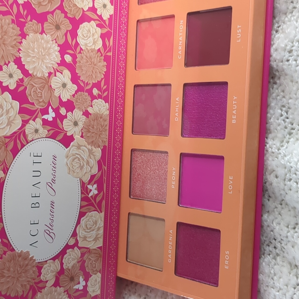Ace Beautē Blossom Passion Palette, 19.2g/0.68oz - Picture 3 of 13